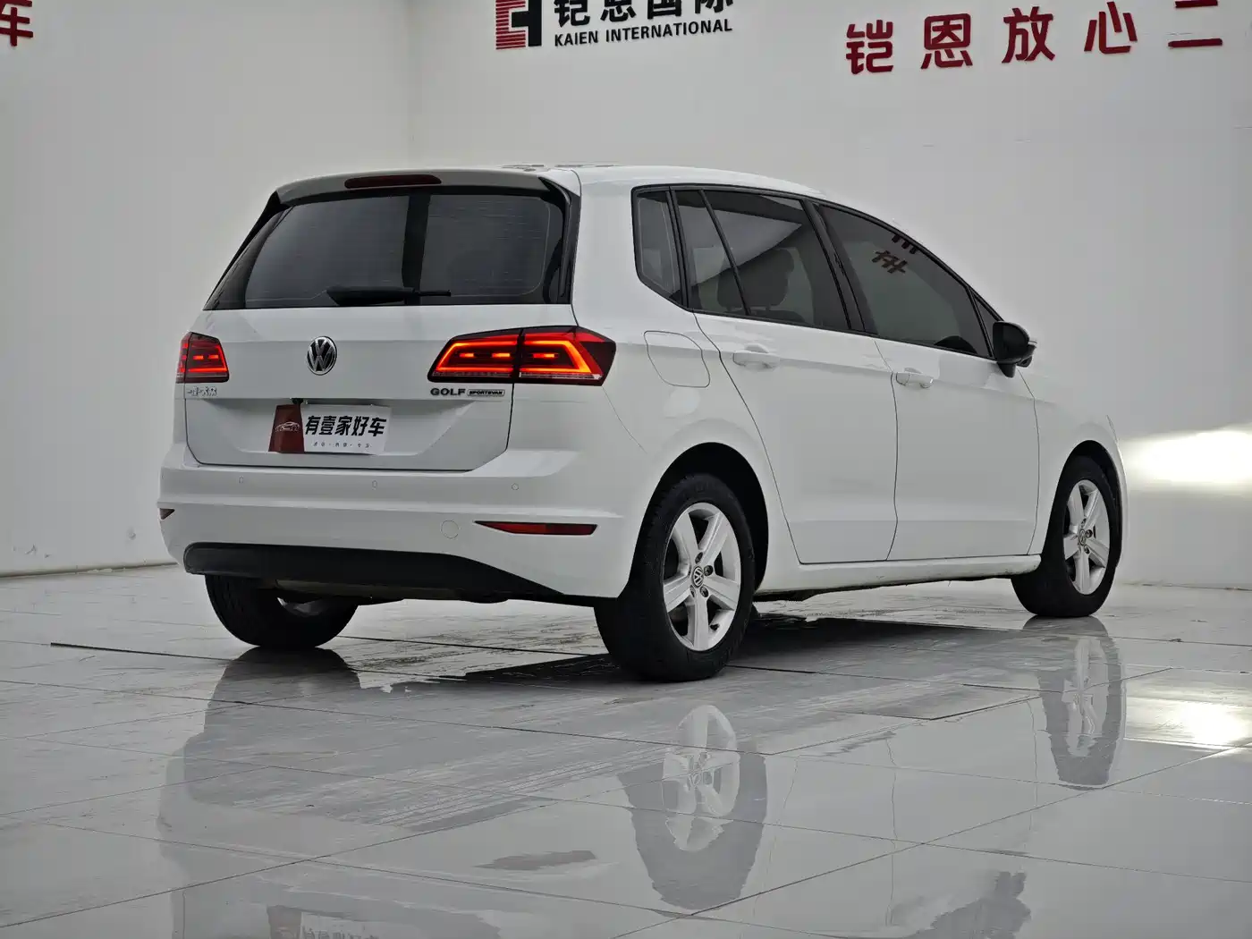 Volkswagen Golf Sportsvan 2018 1.6L Automatic Comfort фото 4