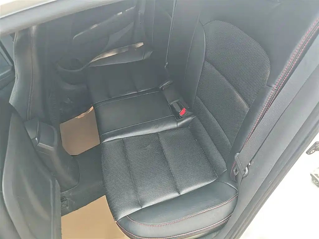Hyundai Elantra 2016 Model 1.6L Automatic Smart Elite фото 17