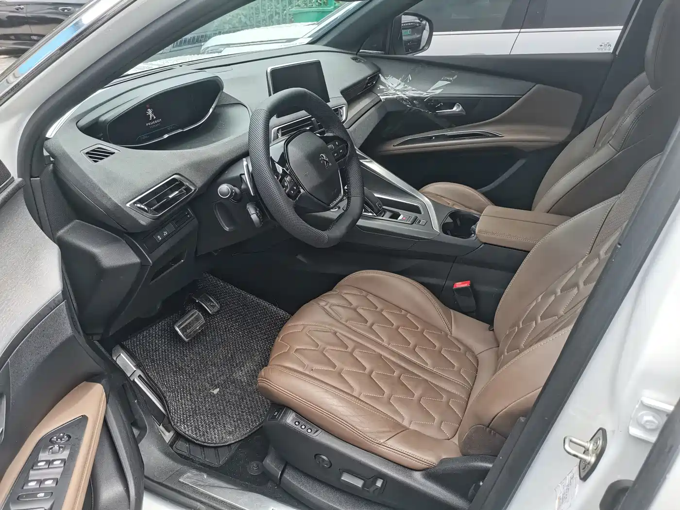 Peugeot 5008 2017 380THP 7-Seater Luxury GT Edition фото 4