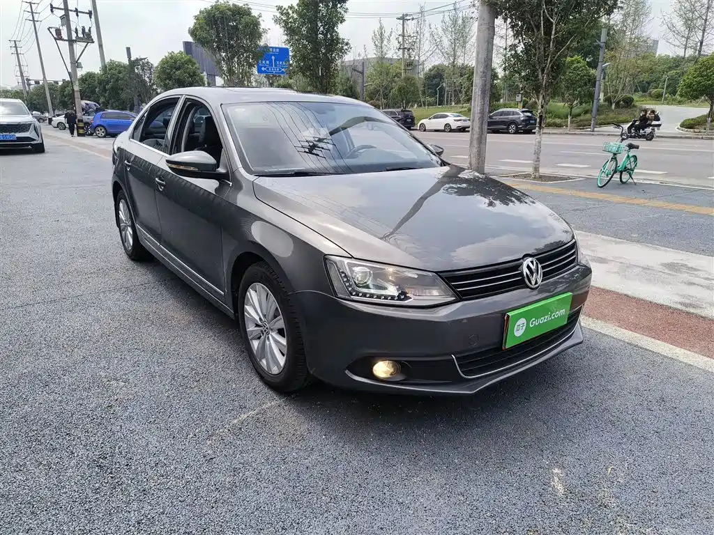 Volkswagen Sagitar 2014 Facelift 1.6L Automatic Comfort фото 4