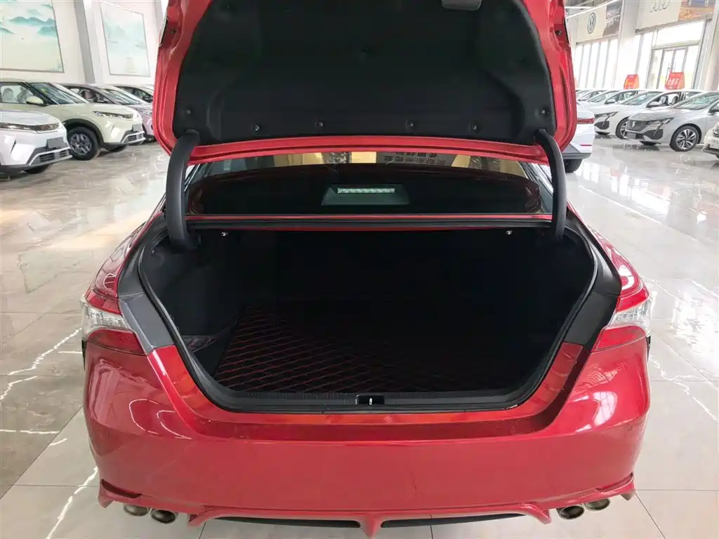 Toyota Camry 2018 2.5S Trend Edition фото 19