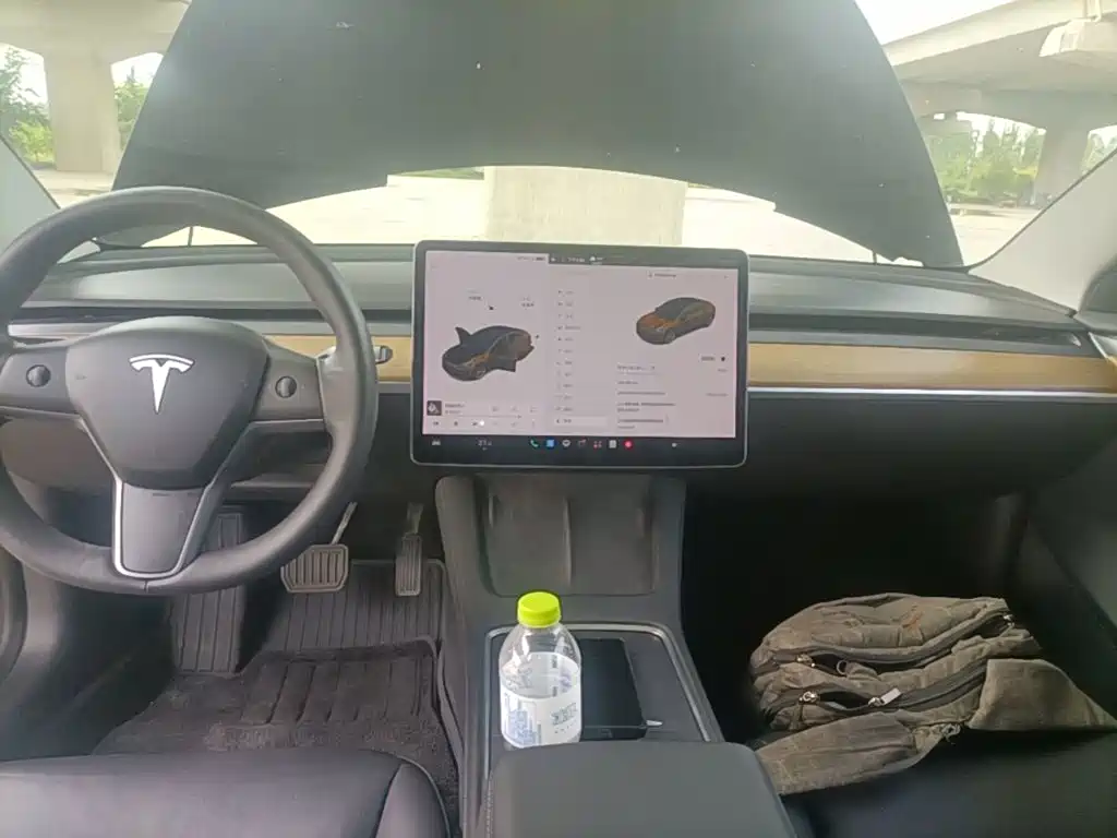 Фото 13 - Tesla Model 3