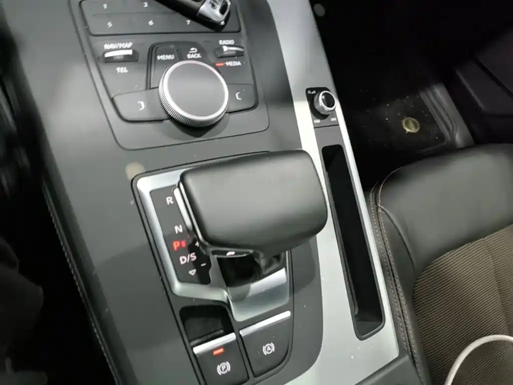 Audi Q5L 2020 40 TFSI Prestige Progressive фото 14