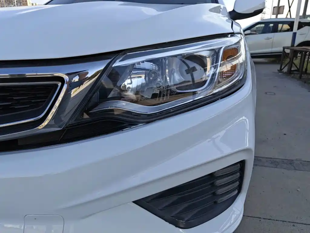 Фото 24 - Geely Vision