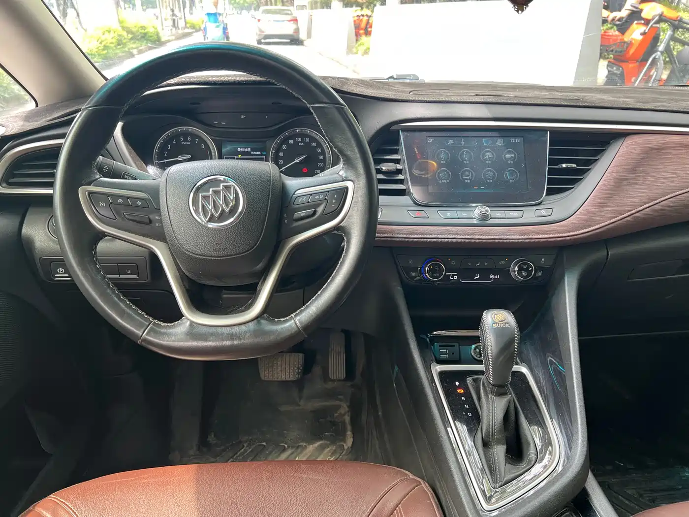 Buick GL6 2018 18T 6-Seater Luxury фото 10