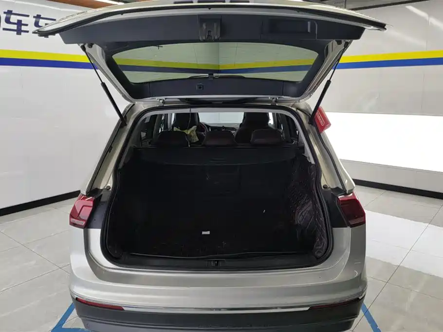 Volkswagen Tiguan L 2017 330TSI Automatic 2WD Luxury Edition фото 4