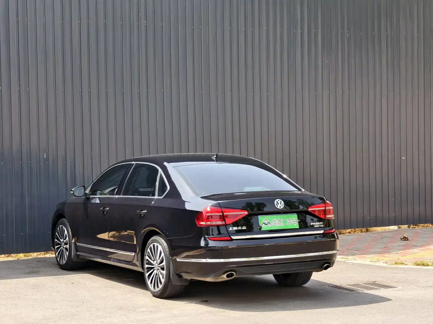 Volkswagen Passat 2016 330TSI DSG Executive Edition фото 20