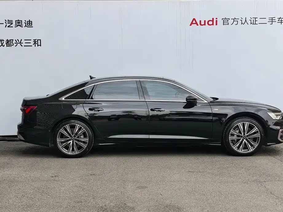 Audi A6L 2024 55 TFSI quattro Exclusive Dynamic фото 3