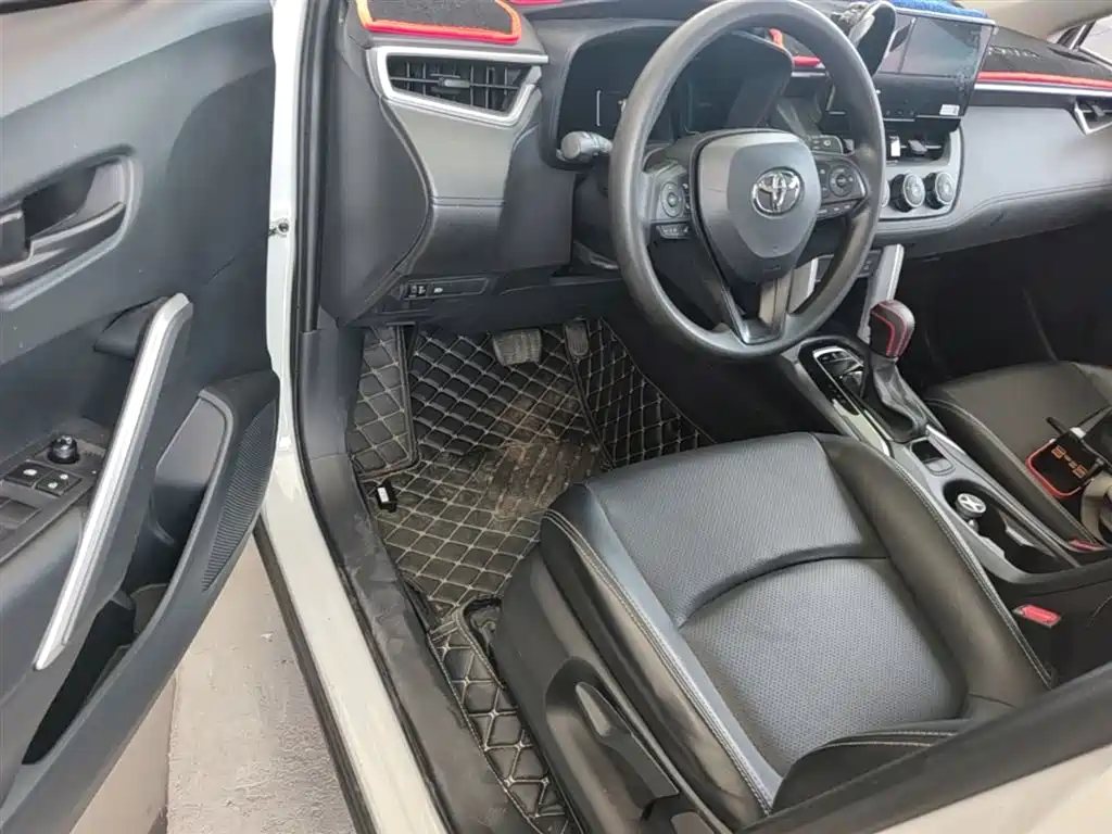 Toyota Corolla Cross 2024 Model 2.0L Pioneer Edition фото 16