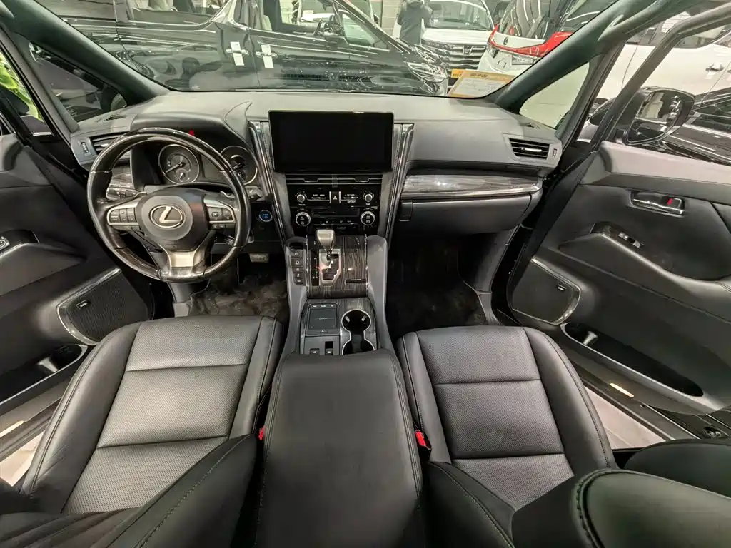 Lexus LM 2020 300h 4-Seat Imperial Edition фото 9