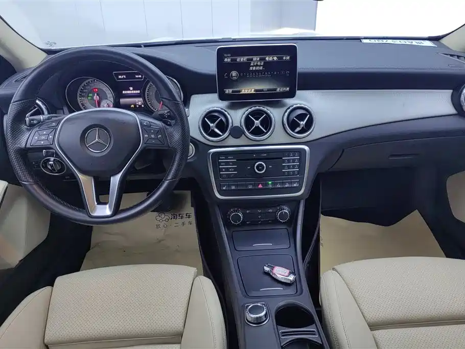 Mercedes-Benz GLA 2016 GLA 220 4MATIC Fashion фото 12