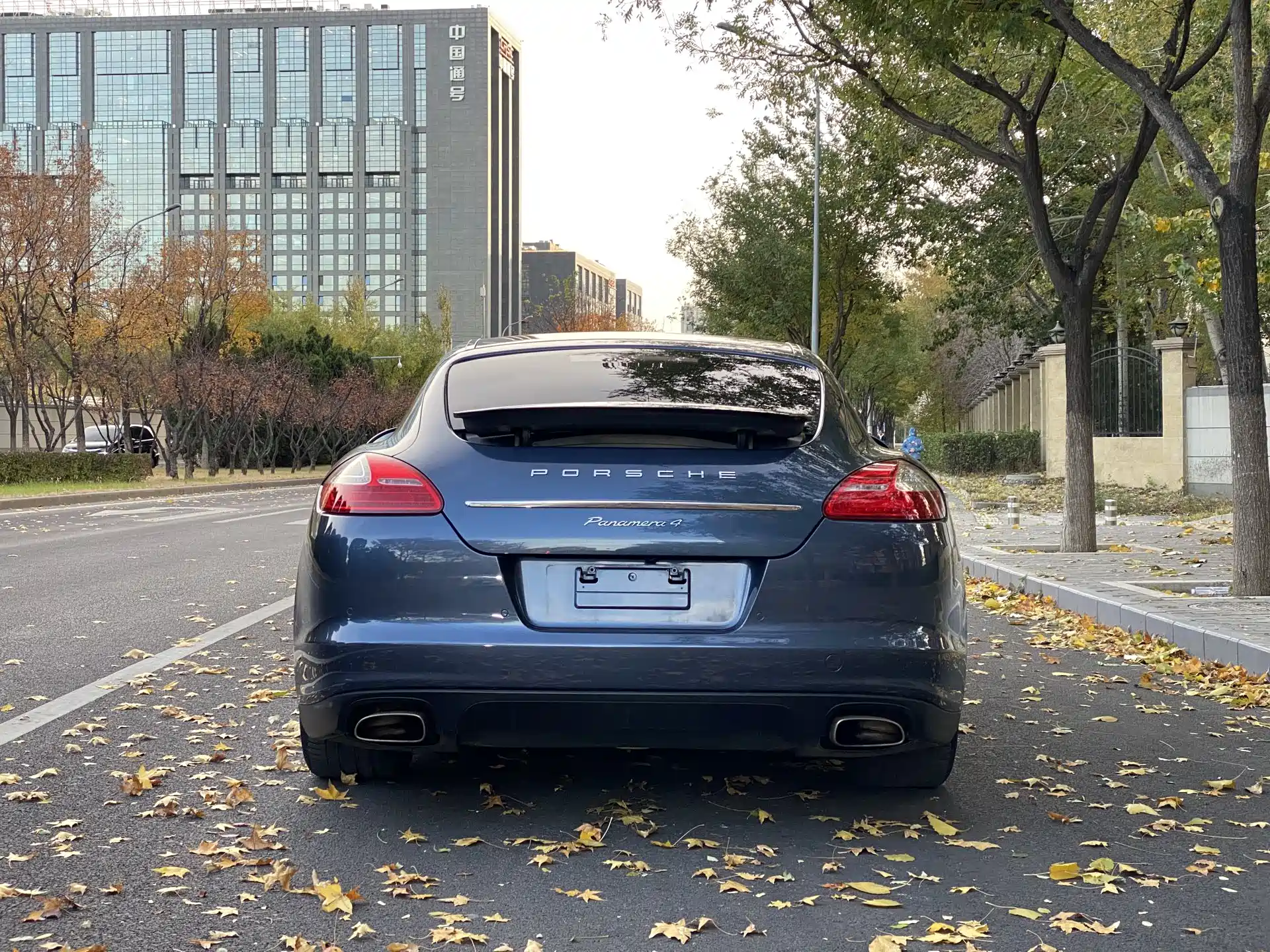 Photo 23 - Porsche Panamera