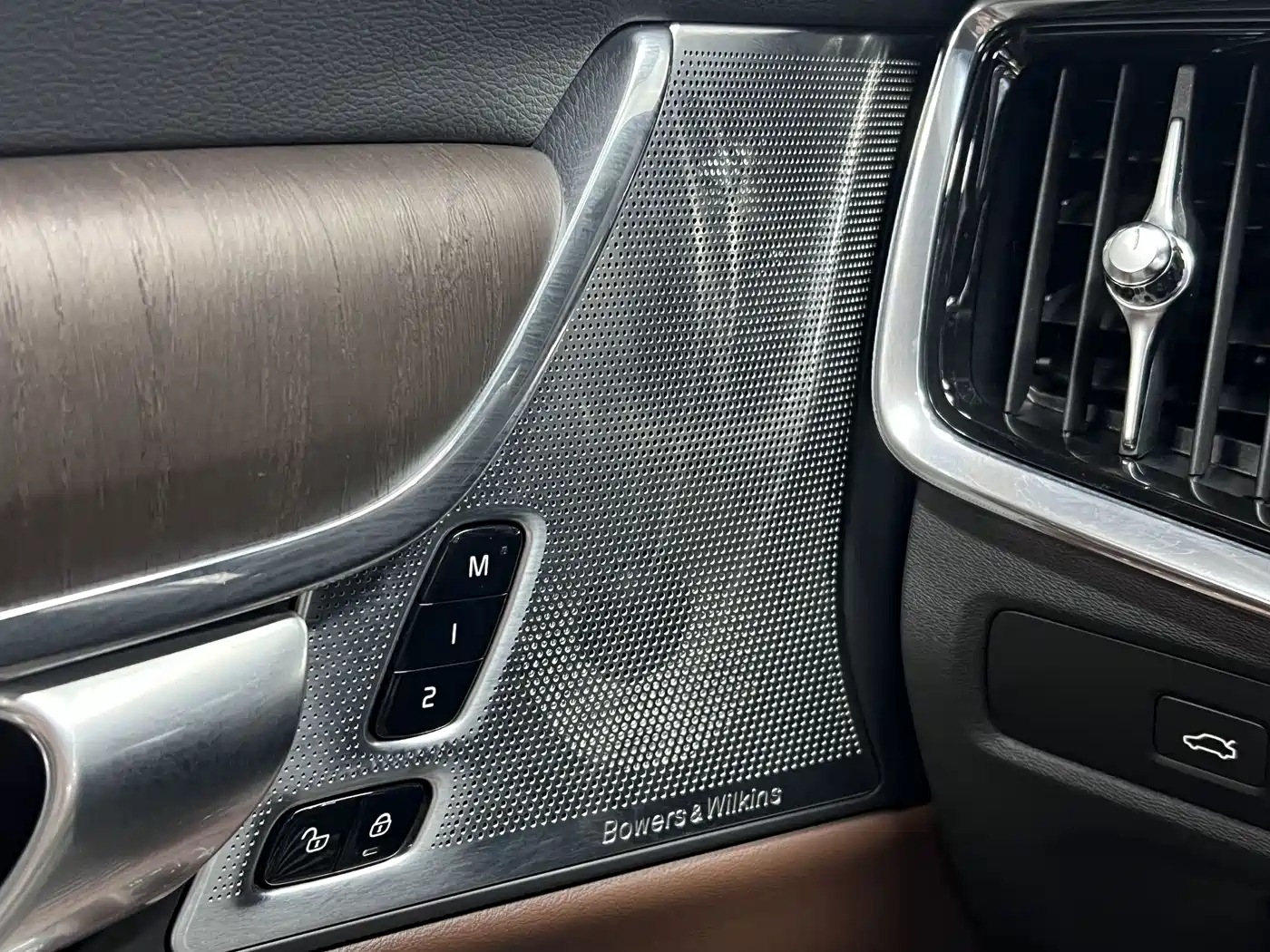 Фото 38 - Volvo S90
