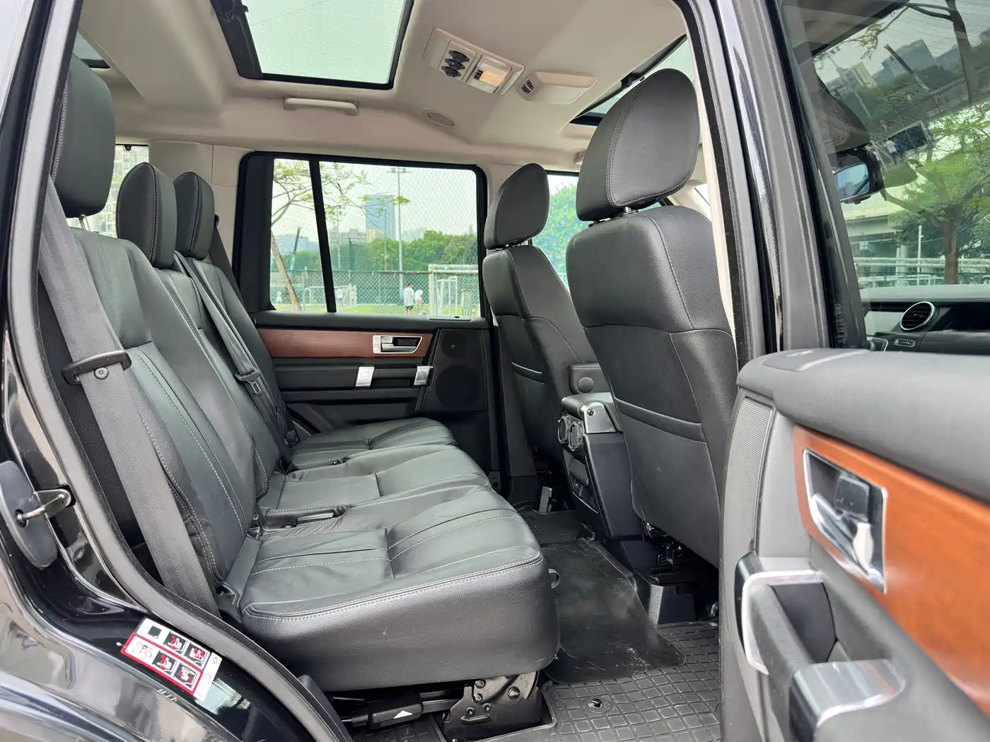 Land Rover Discovery 2015 3.0 SDV6 HSE Diesel фото 11