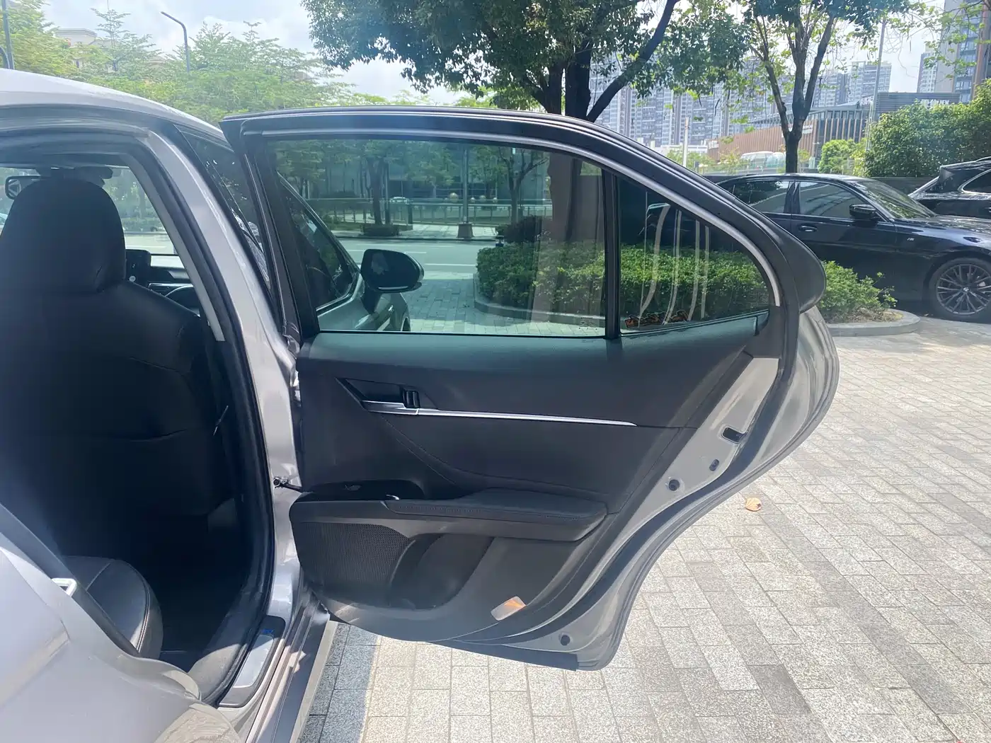 Toyota Camry 2021 Hybrid 2.5HG Luxury Edition фото 10