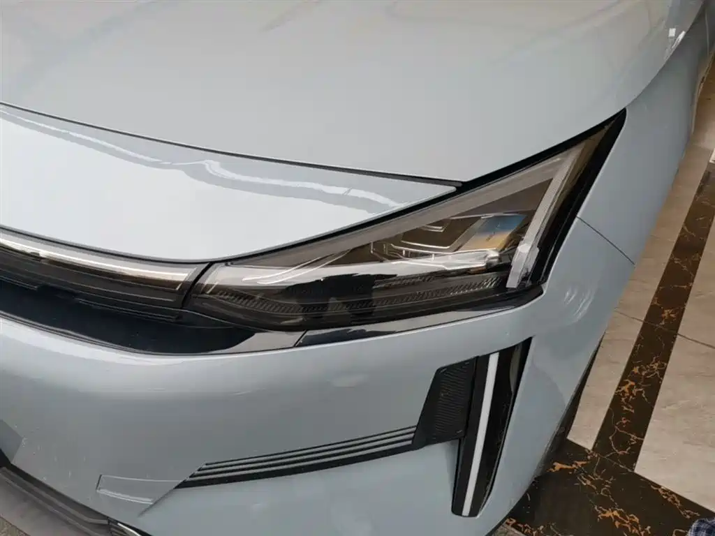 Geely Galaxy Galaxy L6 2025 EM-i 60km Voyage Edition фото 24