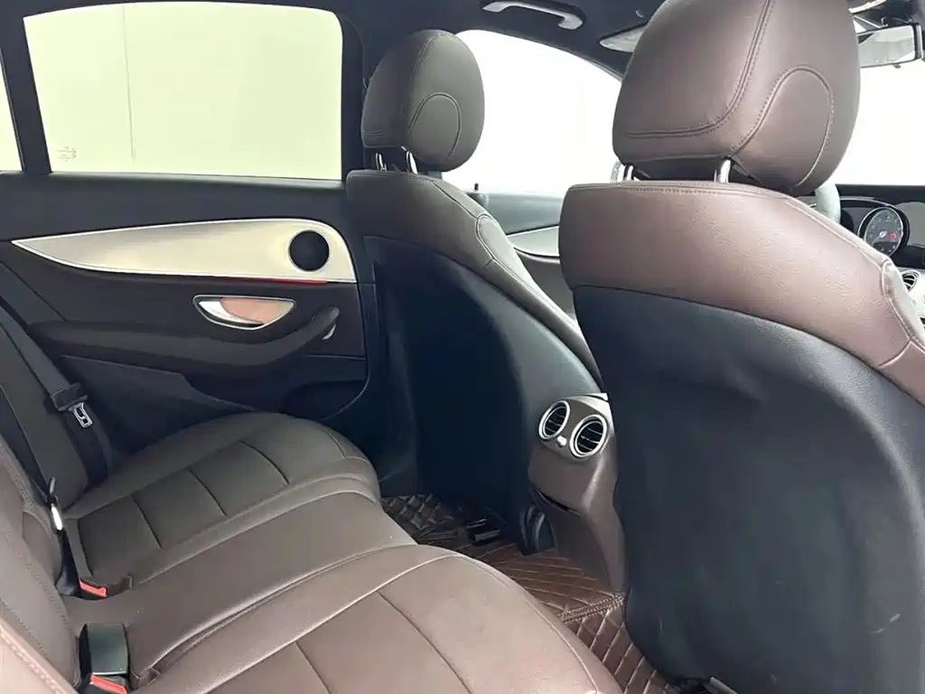Mercedes-Benz E-Class 2017 E 200 L 4MATIC фото 6