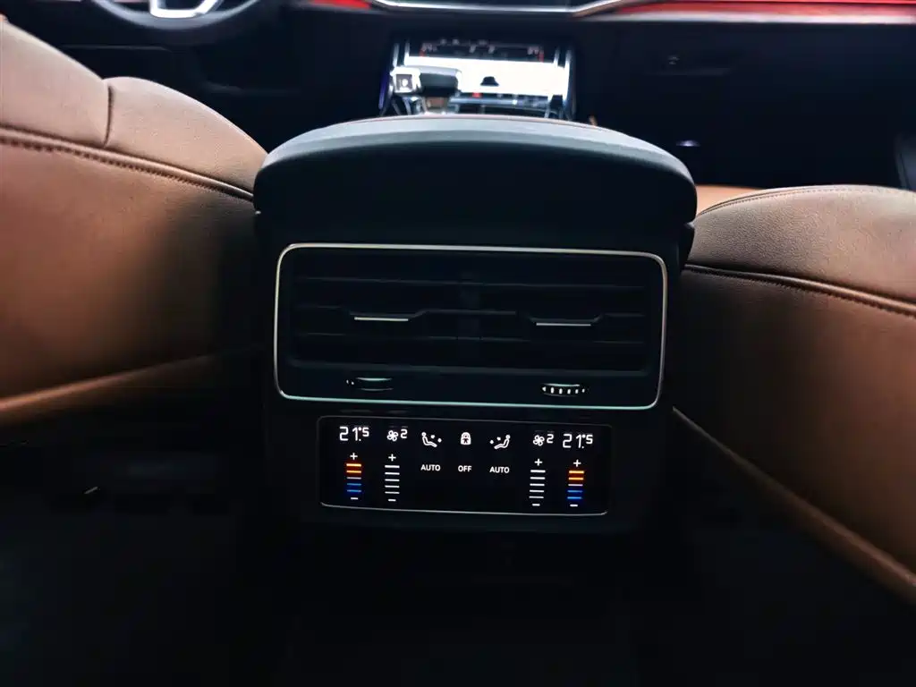 Audi Q7 2023 55 TFSI quattro S line Sport фото 12