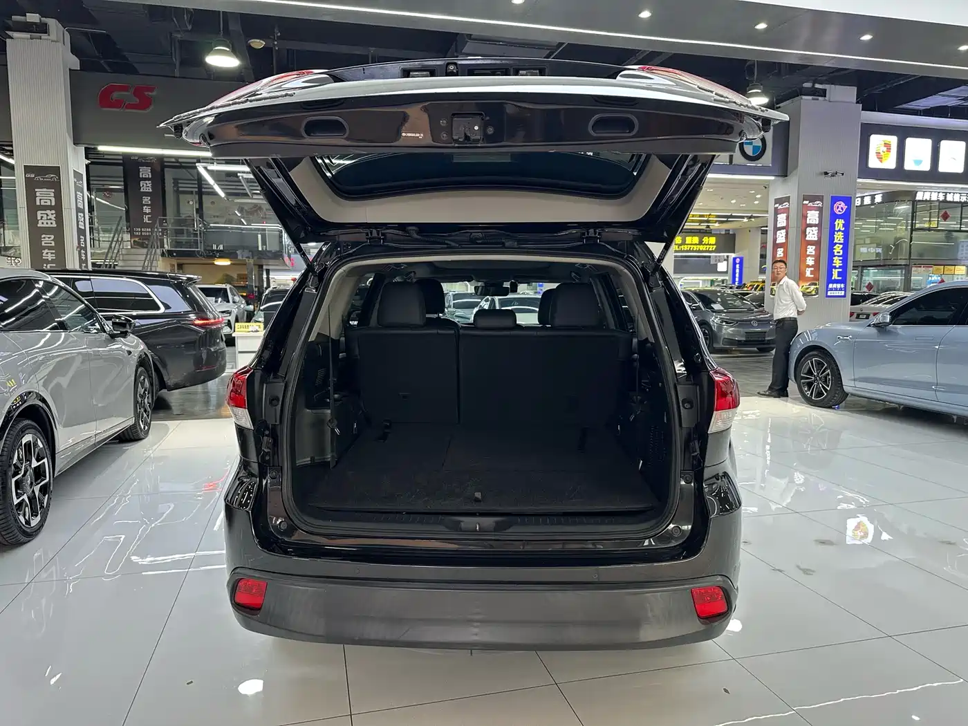 TOYOTA HIGHLANDER
