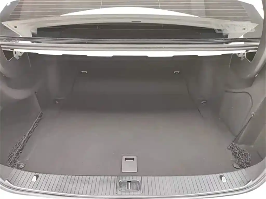Mercedes-Benz E-Class 2015 Facelift E 200 L Sport фото 23
