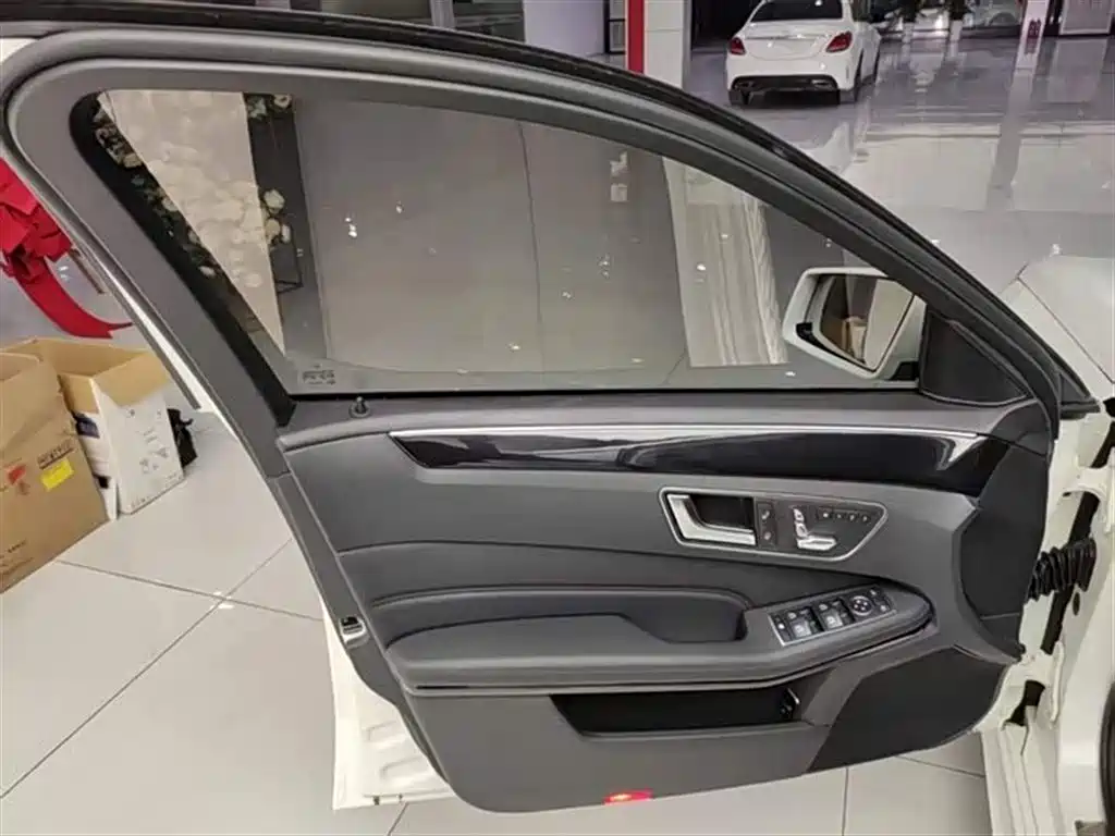 Mercedes-Benz E-Class 2015 Facelift E 200 L Sport фото 12