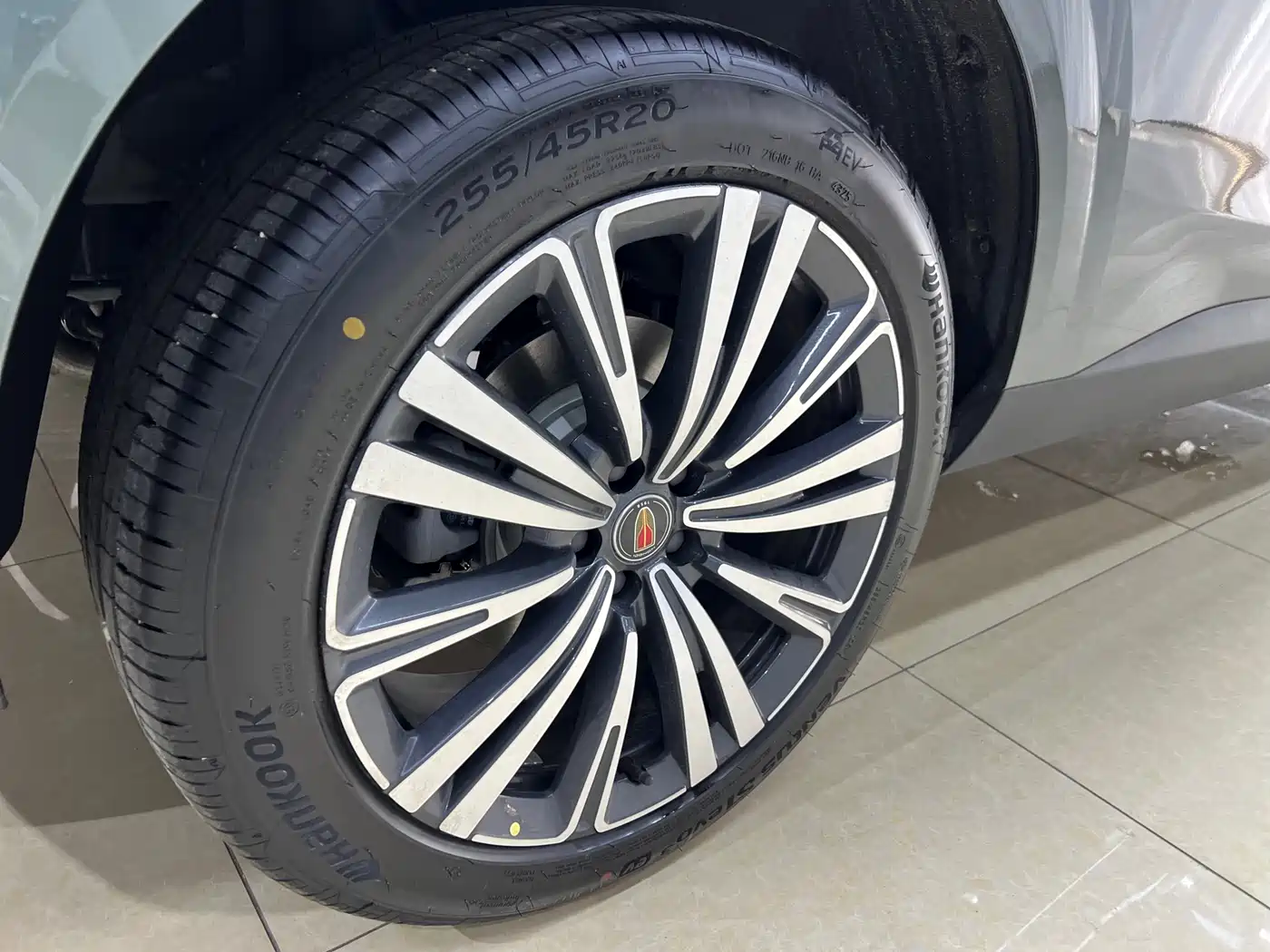 Hongqi HS6 PHEV 2026 Model 220 Intelligent Hybrid Edition фото 18