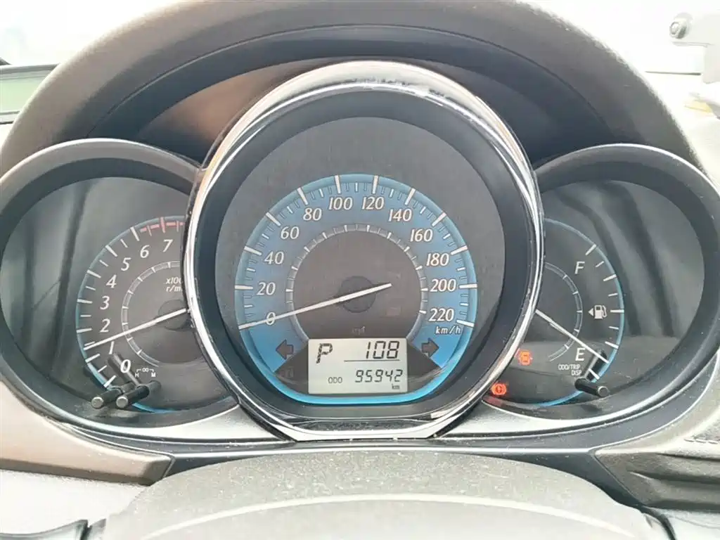 Toyota YARiS L Zhi Xuan 2015 1.5E Auto Charming Edition фото 12