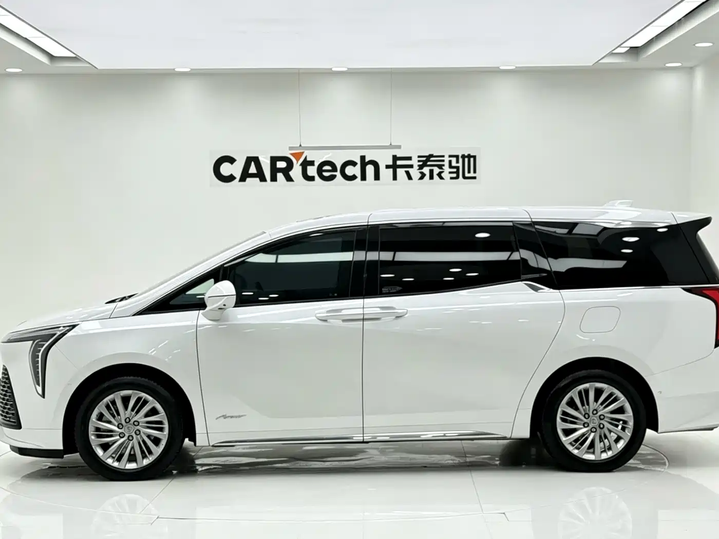 Buick Century 2023 2.0T 6-Seat World Edition фото 2