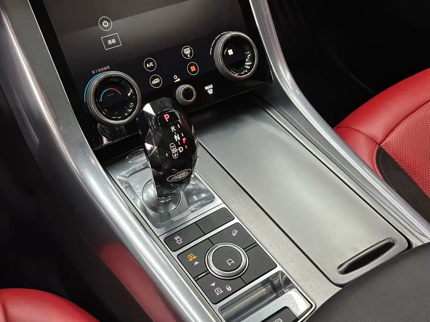 Land Rover Range Rover Sport 2019 3.0 SC V6 Special Edition фото 16