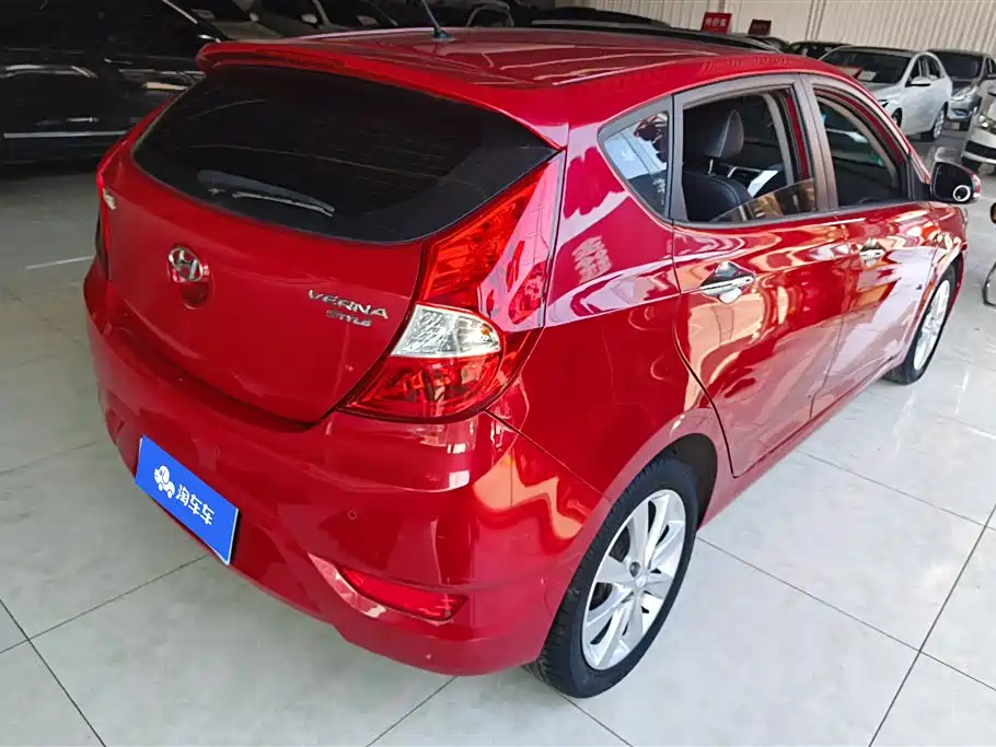 Hyundai Reina 2014 Model 1.6L Automatic TOP фото 3