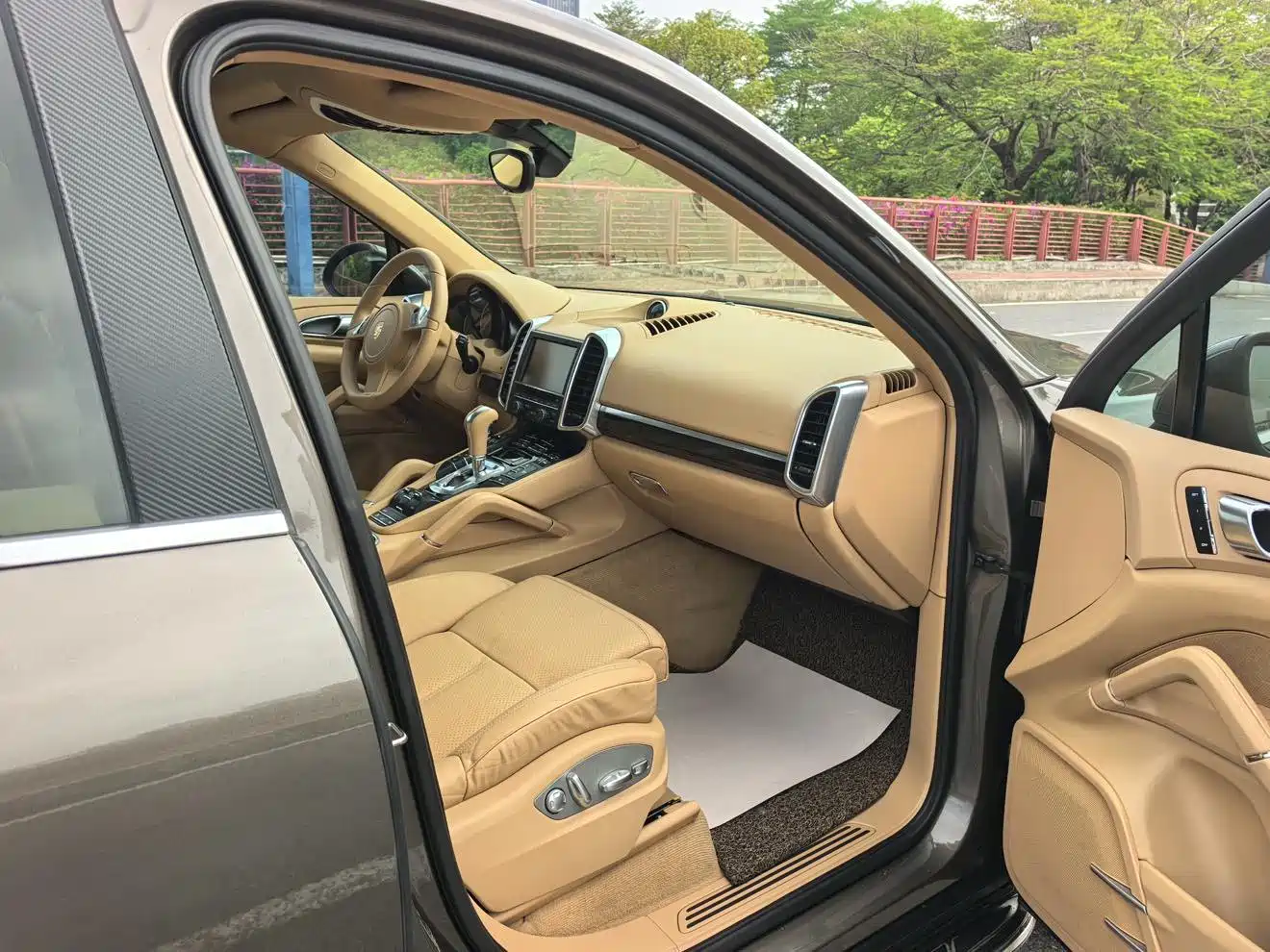 Porsche Cayenne 2011 Cayenne 3.0T фото 14