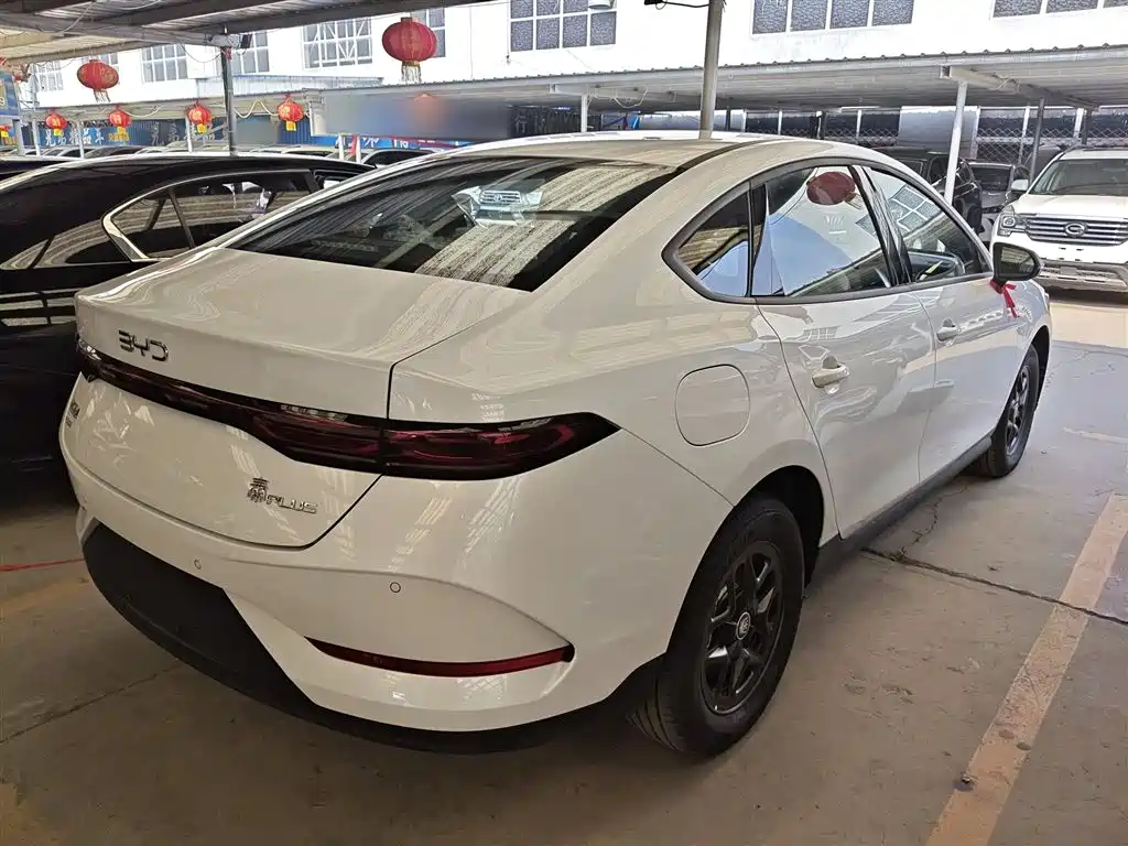 BYD Qin PLUS 2026 DM-i Smart Edition 128KM Progressive фото 7
