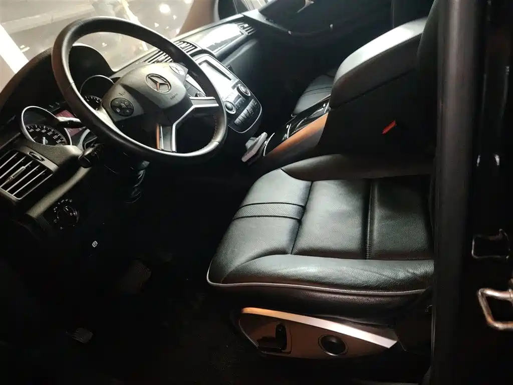 Mercedes-Benz R-Class 2017 R 320 4MATIC Business Collector's Edition фото 15
