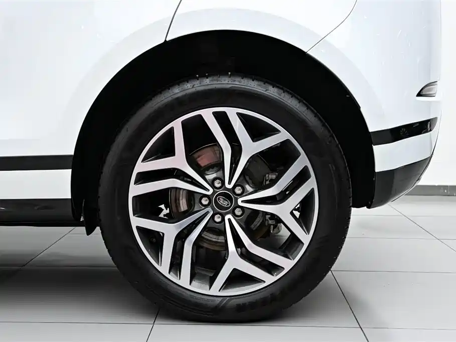 Land Rover Range Rover Evoque 2024 Range Rover Evoque L 249PS Light Master Edition фото 33
