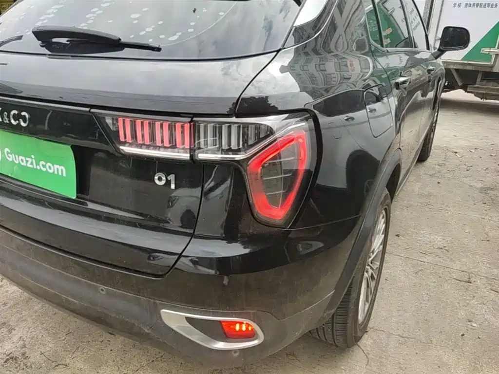 Lynk & Co 01 2018 2.0T 2WD Type+ Edition фото 24