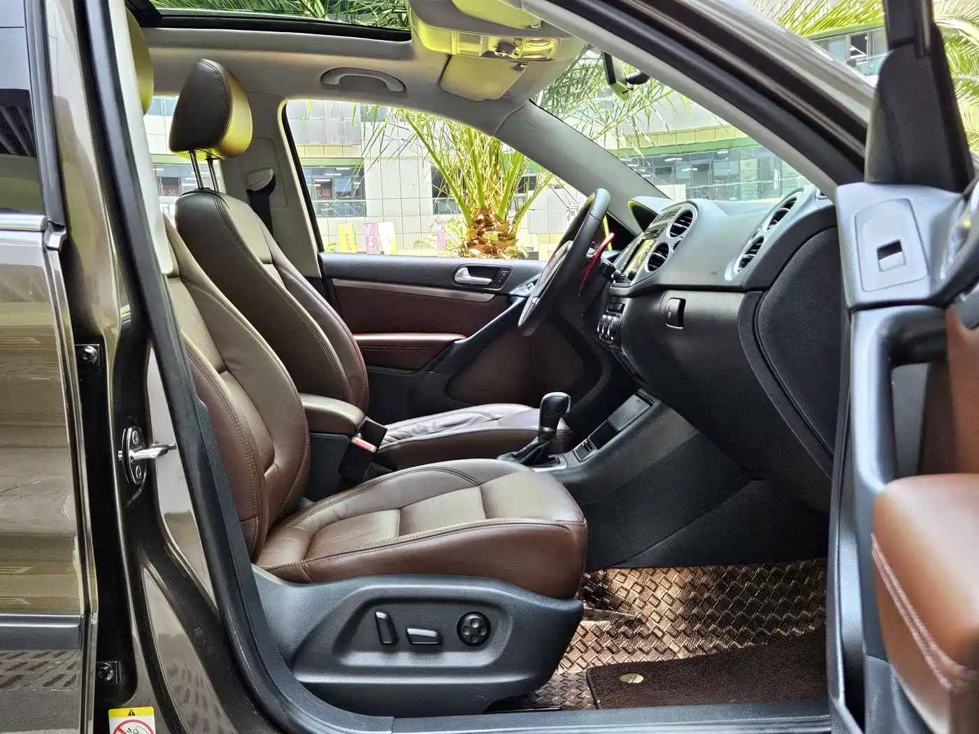 Volkswagen Tiguan 2013 1.8TSI Auto 4WD Luxury фото 8