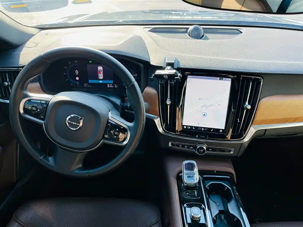 VOLVO S90 PLUG-IN HYBRID