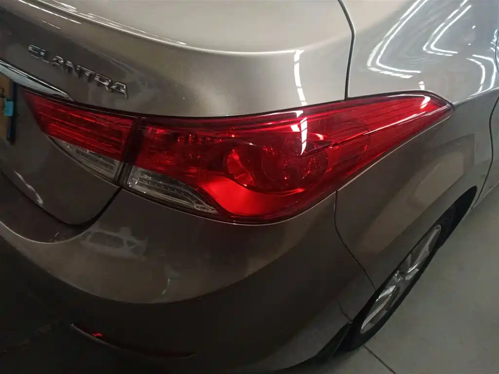 Hyundai Langdong 2012 1.6L Automatic Fashion фото 8