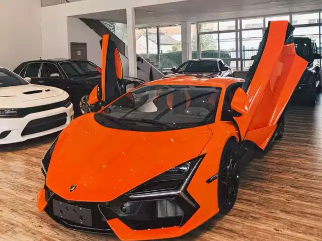  Lamborghini Revuelto 2023 6.5L PHEV Standard