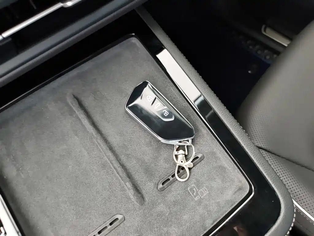 Volkswagen Talagon 2025 Model 450TSI AWD Premium 6-Seater фото 9