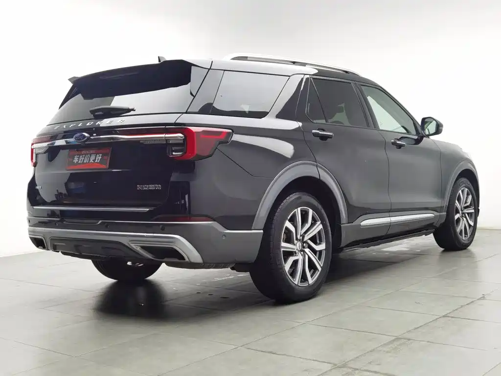Photo 2 - Ford Explorer