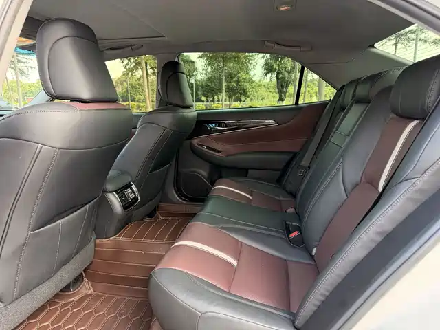 Toyota Crown 2015 2.0T Fashion — фото 5