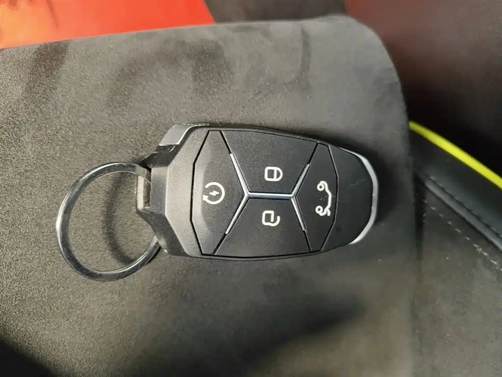 Lynk & Co 03 2021 03+ 2.0TD Auto Wind Rider Edition фото 9