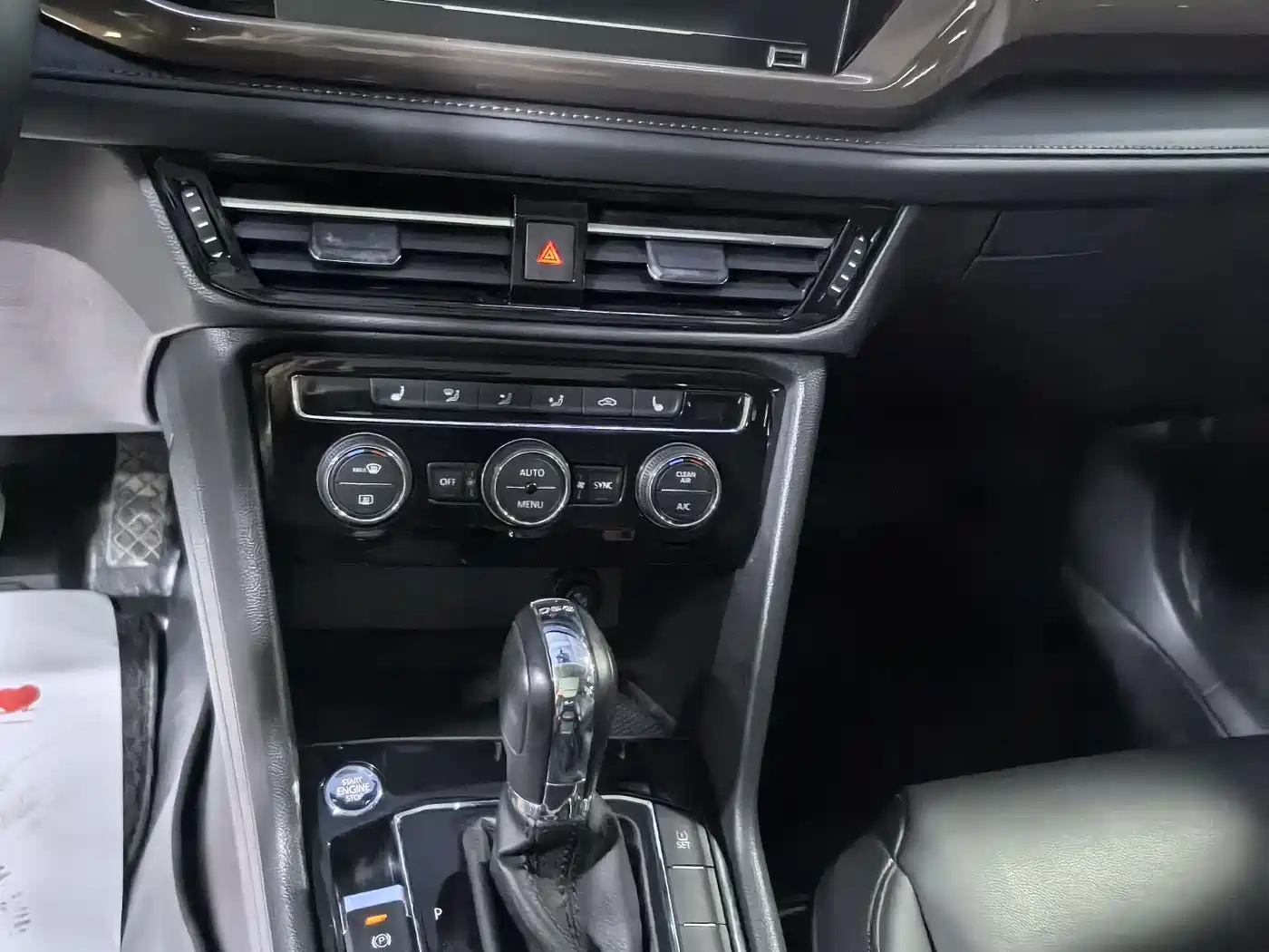 Volkswagen Tharu 2020 280TSI 2WD Luxury Edition China VI фото 10
