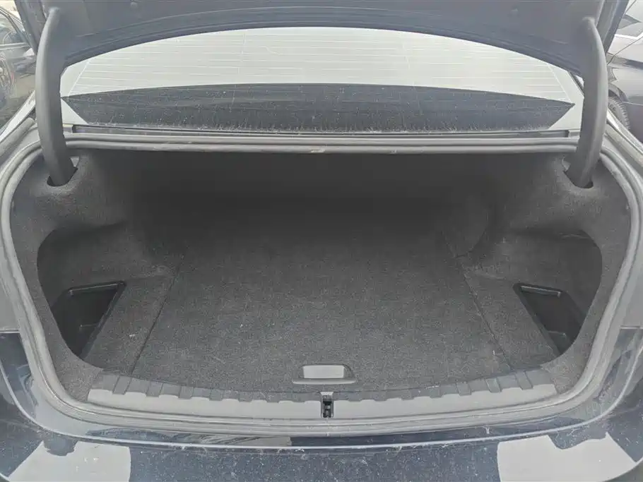 BMW i3 2023 eDrive 40 L Shadowline Package фото 4