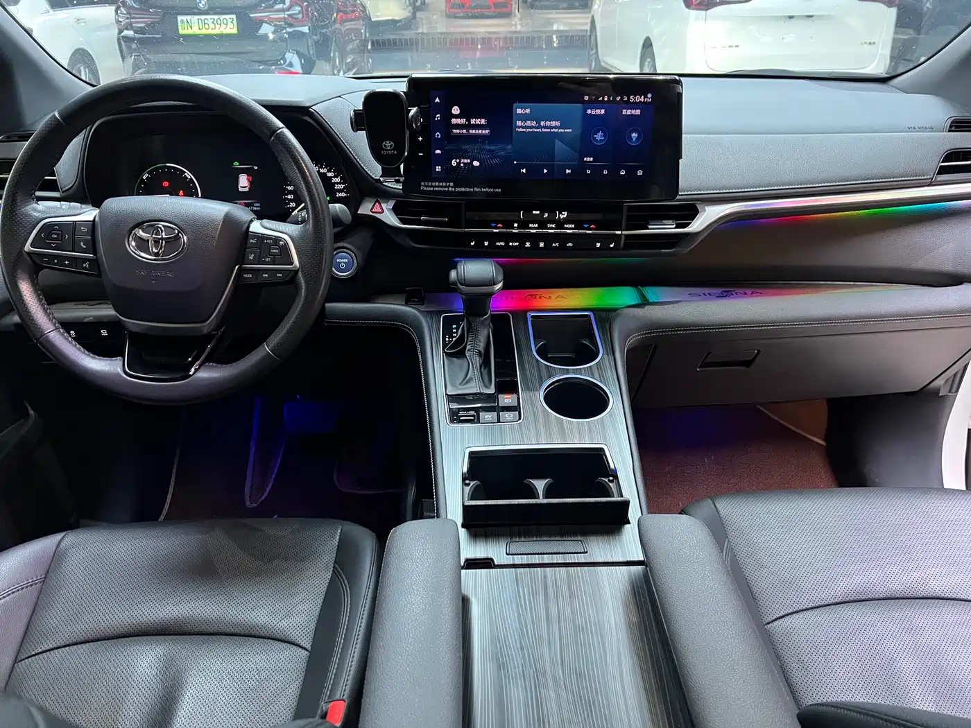 Toyota Sienna 2023 2.5L Hybrid Premium Edition фото 11