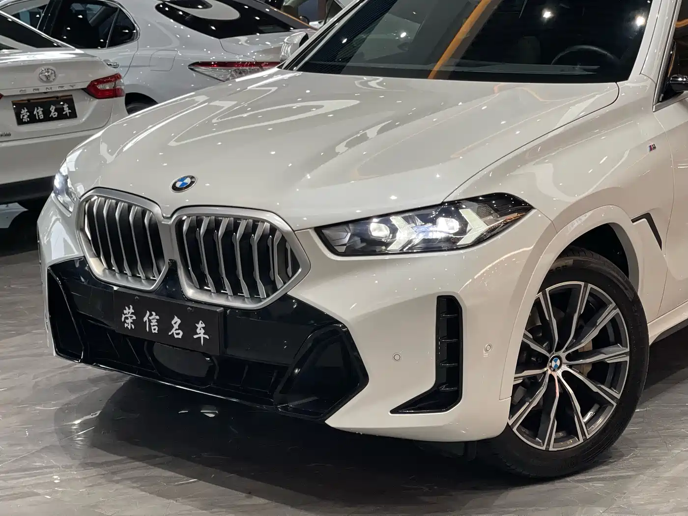 BMW X6 2023 xDrive30i M Sport Package фото 10