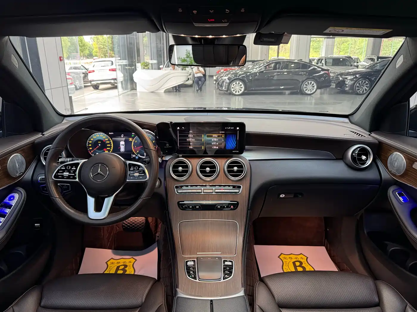 MERCEDES-BENZ GLC