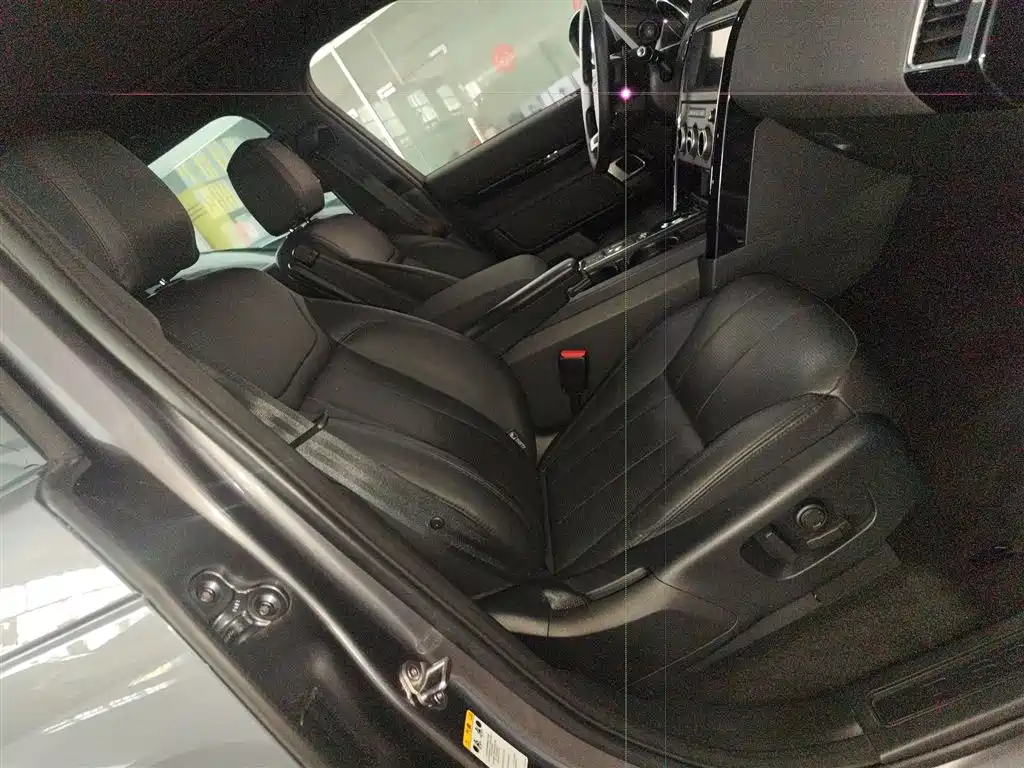 Land Rover Discovery 2019 2.0T SE фото 16