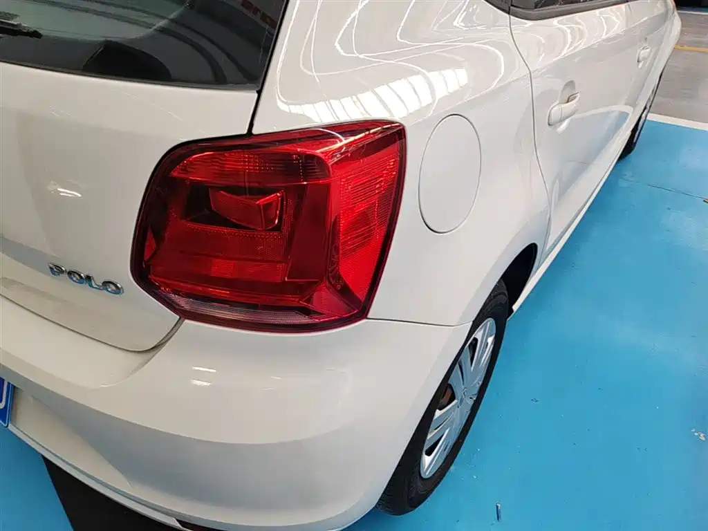 Volkswagen Polo 2016 1.4L Manual Trend фото 8